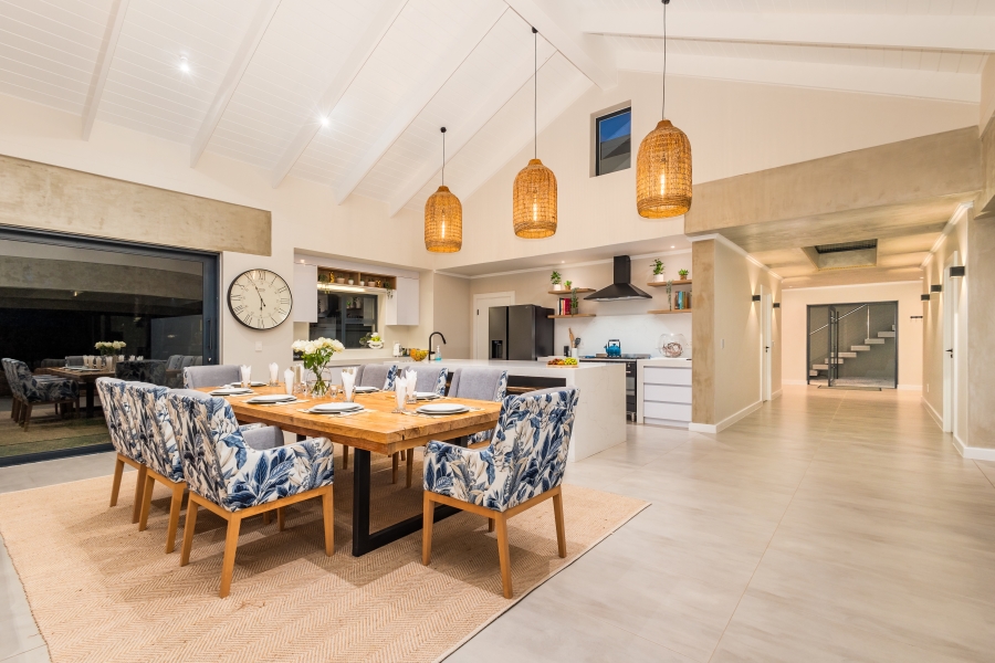 6 Bedroom Property for Sale in Brackenridge Western Cape